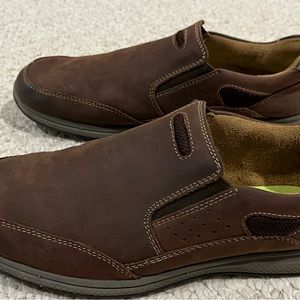 Florsheim boys moc shoe, size 6.5, brown suede